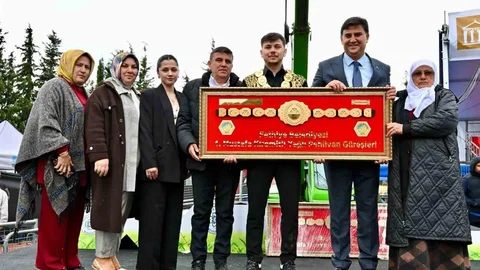 Fethiye'de Yağlı Güreş Coşkusu