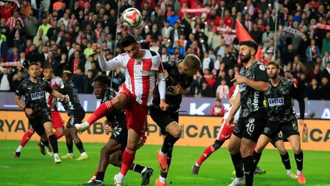 Antalya'da Süper Lig Maçı Sona Erdi