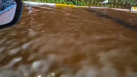 Diyarbakır'da Sağanak Yağış Etkili Oldu
