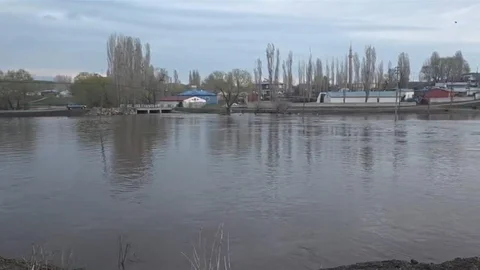 Kars’ta Möküz Çayı Taştı