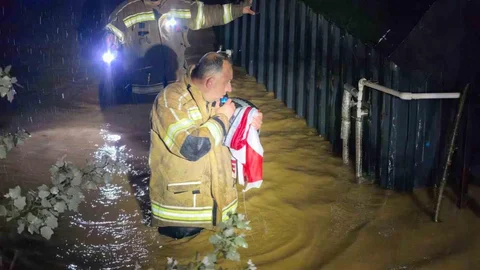 İnegöl'de Dere Taştı, Kurtarma Operasyonu Gerçekleşti