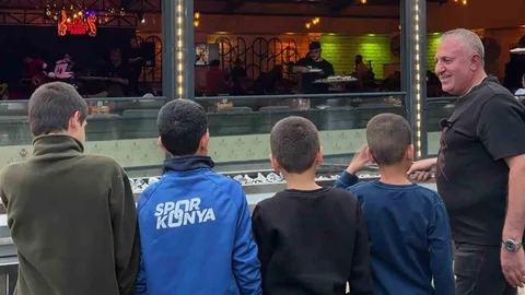 Adana'da Çocukların Mangal Keyfi