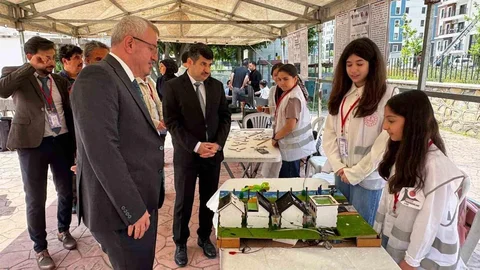İskenderun'da TÜBİTAK Bilim Fuarı Düzenlendi