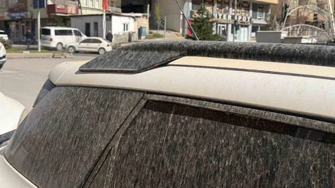 Hakkâri'de Çamur Yağışı Görüldü