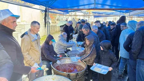 Yenice Çal Köyü'nde Geleneksel Hayır Düzenlendi
