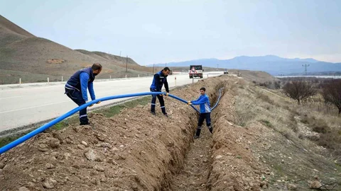 Yazıhan'da İçme Suyu Hattı Yenilendi