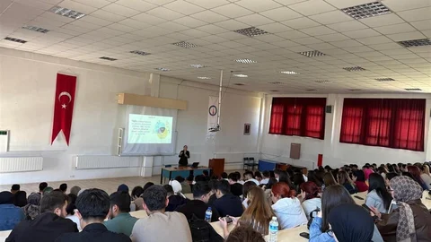 Gençlik İçin Eğitim Programı Kütahya'da Düzenlendi