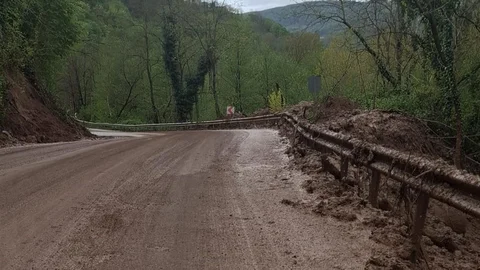 Ordu'da Heyelan Sonrası Yol Açıldı