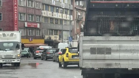 Zonguldak'ta Uzun Trafik Kuyruğu