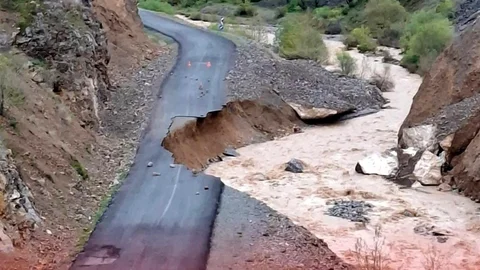Sel ve Heyelan Erzincan Başbağlar'ı Etkiledi
