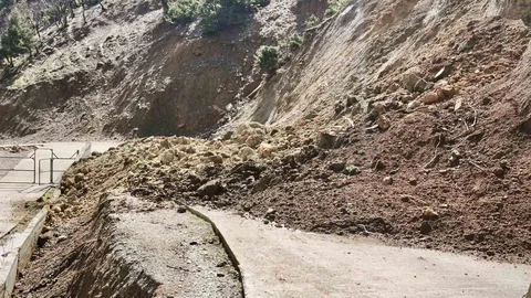 Batman'da Heyelan Nedeniyle Yollar Kapandı