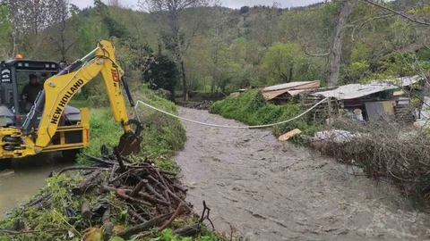 Bilecik'te Dereler Taştı