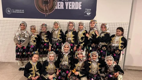 Kütahya'da Halk Oyunları Başarısı