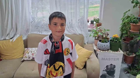 Eskişehir'de Küçük Taraftar Üzgün