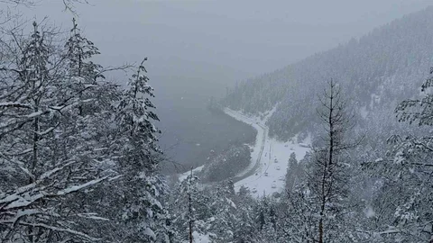 Bolu Abant Gölü'nde Kar Kalınlığı 20 Santimetre