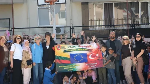 Litvanya'dan Öğretmenler Dikili'de İncelemelerde Bulundu