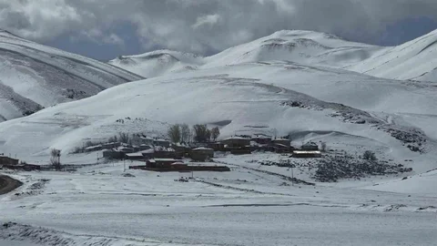 Van'da 30 Yerleşim Yeri Yolu Kapandı