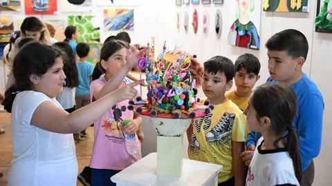 Mersin'de Çocuk Eserleri Sergilendi