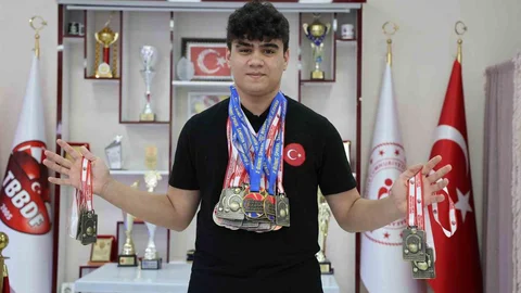 Bedirhan Nas 30 Madalyaya Ulaştı