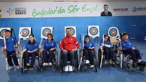 Bağcılar'da Engelli Çocuklara Okçuluk Takımı Kuruldu