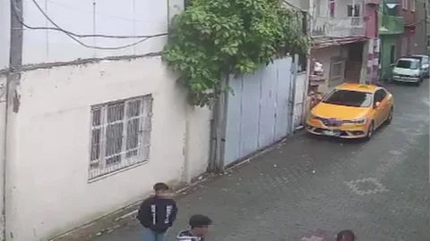 Adana'da Çocuğa Ev Hapsi Cezası Verildi