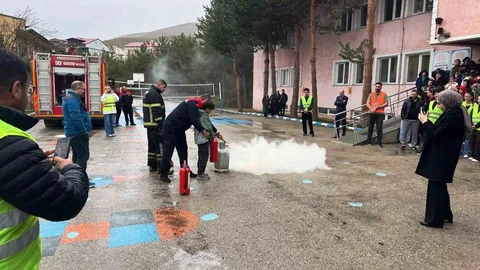 Bayburt'ta Öğrencilere Yangın Eğitimi