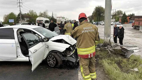 Düzce'de EDS Tabelasına Çarpan Araç Kazası