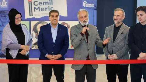 Esenler'de Cemil Meriç Sergisi Açıldı
