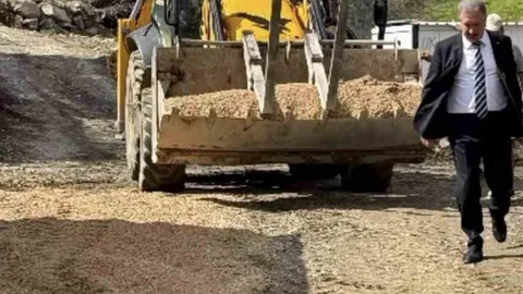 Çüngüş'te Yol Yapım Çalışmaları Sürüyor