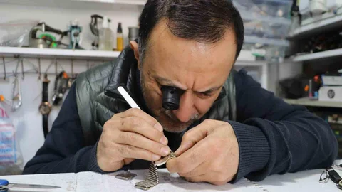 Eskişehir'de Saatçilik Mesleği ve Uyarılar