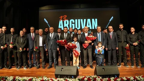 Arguvan Türkü Günleri Konseri Yoğun İlgi Gördü