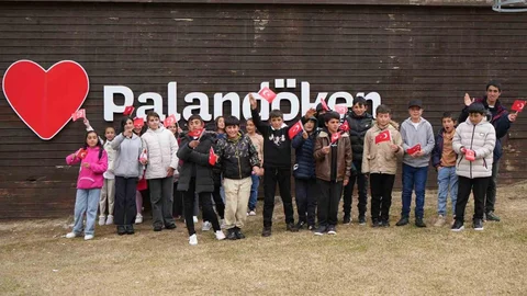 Karayazılı Öğrenciler Palandöken'de Eğlendi