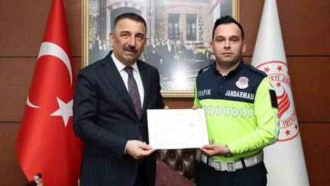 Zonguldak'ta Trafik Ekiplerine Başarı Belgesi Verildi