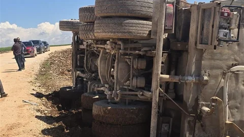 Adıyaman'da Su Tankeri Devrildi