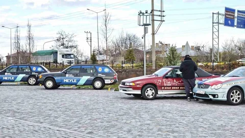 Doğu-Batı Rallisi Ahlat'ta Başladı