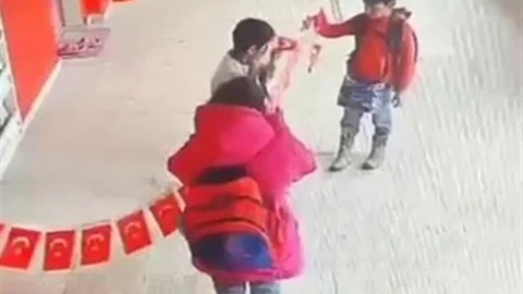 Erzurum'da Miniklerin Bayrak Seferberliği