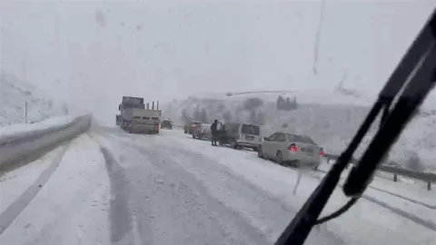 Erzurum'da Mayıs'ta Kar Yağışı