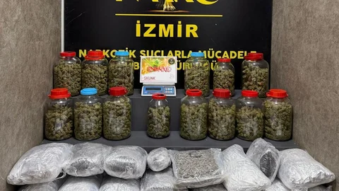 İzmir'de Uyuşturucu Operasyonu Gerçekleşti