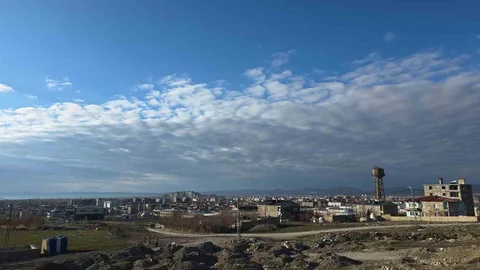 Van'da Kümülüs Bulutları Görsel Şölen Sunuyor