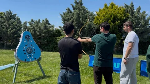 Burhaniye'de Bahar Şenliği Coşkusu