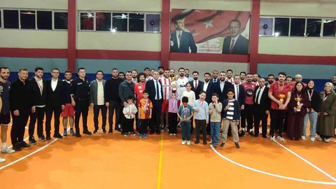 Sason'da Voleybol Turnuvası Sona Erdi