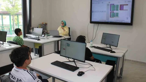 Kayseri'de Bilim Merkezi Açıldı