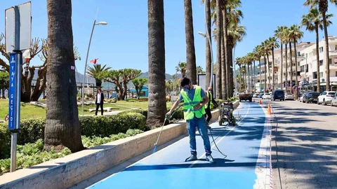 Marmaris’te Bisiklet Yolları Yenileniyor