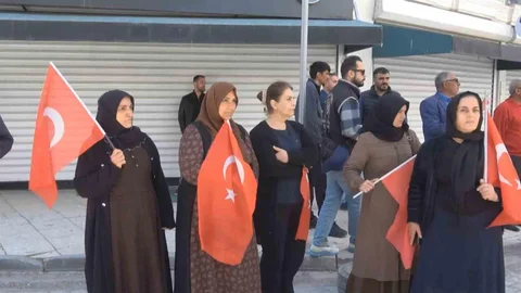 Van'da Annelerin Evlat Nöbeti Sürüyor