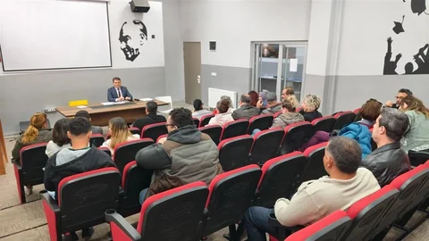 Burhaniye'de Sergi Toplantısı Gerçekleştirildi