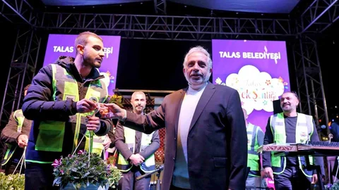 Talas'ta Unutulmaz Çiçek Şenliği Gecesi