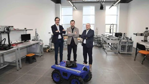 Bursa'da Yapay Zeka Destekli Robot Projesi