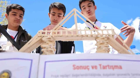 Elazığ'da Öğrencilerin Bilim Projeleri Sergilendi