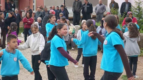 Feke'de Hıdırellez Şenliği Coşkusu