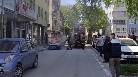 Park Halindeki Araçta Yangın Çıktı